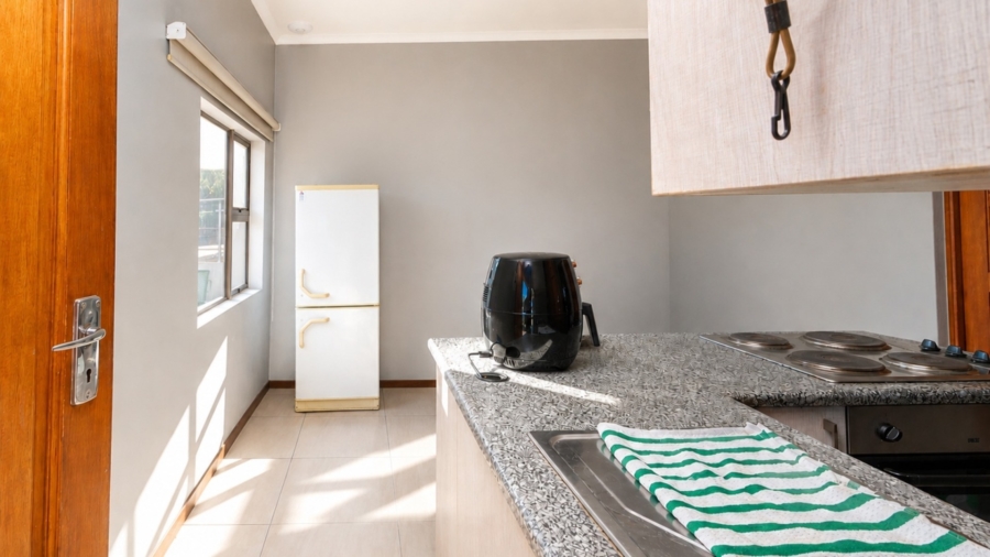 8 Bedroom Property for Sale in Birdwood Estate North West